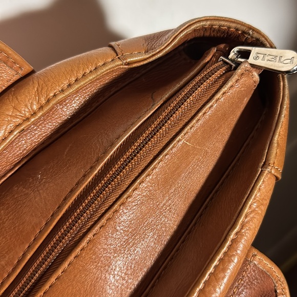 Piel Tan Leather Business Crossbody Messenger Bag - Picture 8 of 13